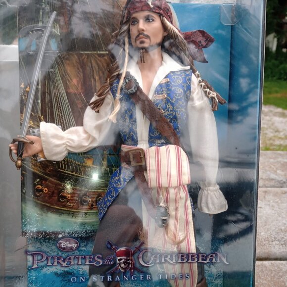 Barbie Collector Captain Jack Sparrow and Angelica - Picture 1 of 2